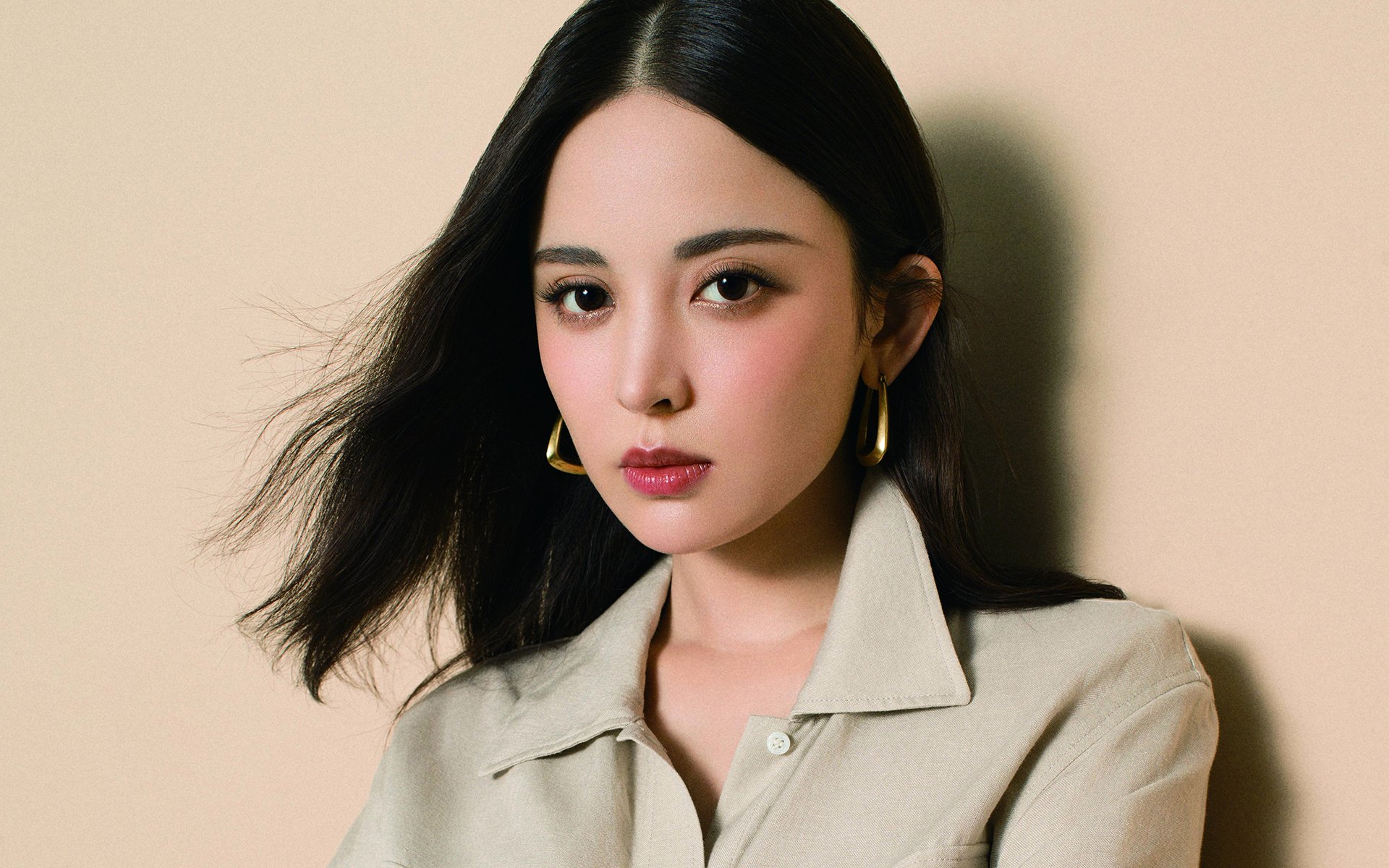 开云kaiyun-托桑·埃夫布奥姆万成为NBA国际化象征，埃托奥与布冯相视一笑